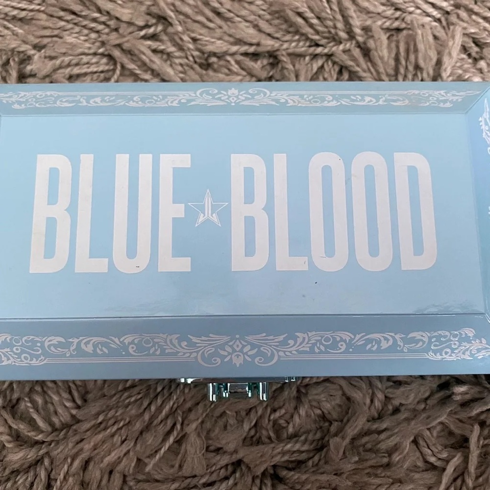 Jeffree Star Blue Blood palette